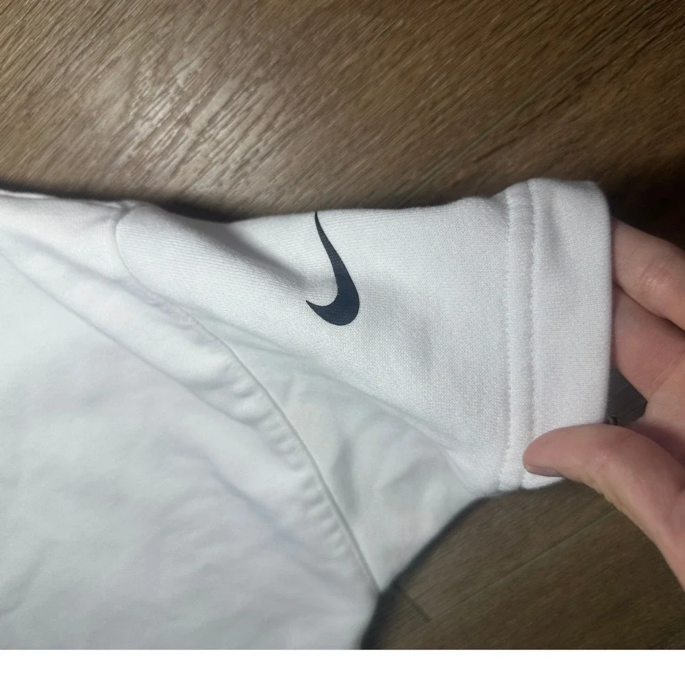 Nike Womens Pullover Minimalist White Mesh Back Athletic Short Sleeve Size Small